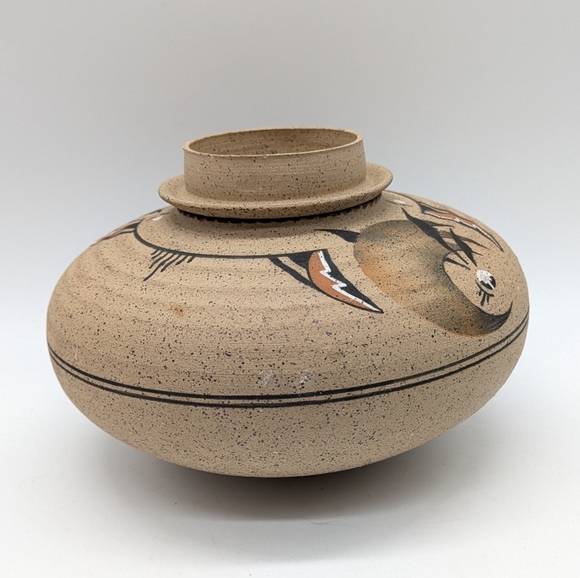 Native Southwestern Tan Brown Clay Earthenware Vessel - Picture 2 of 9